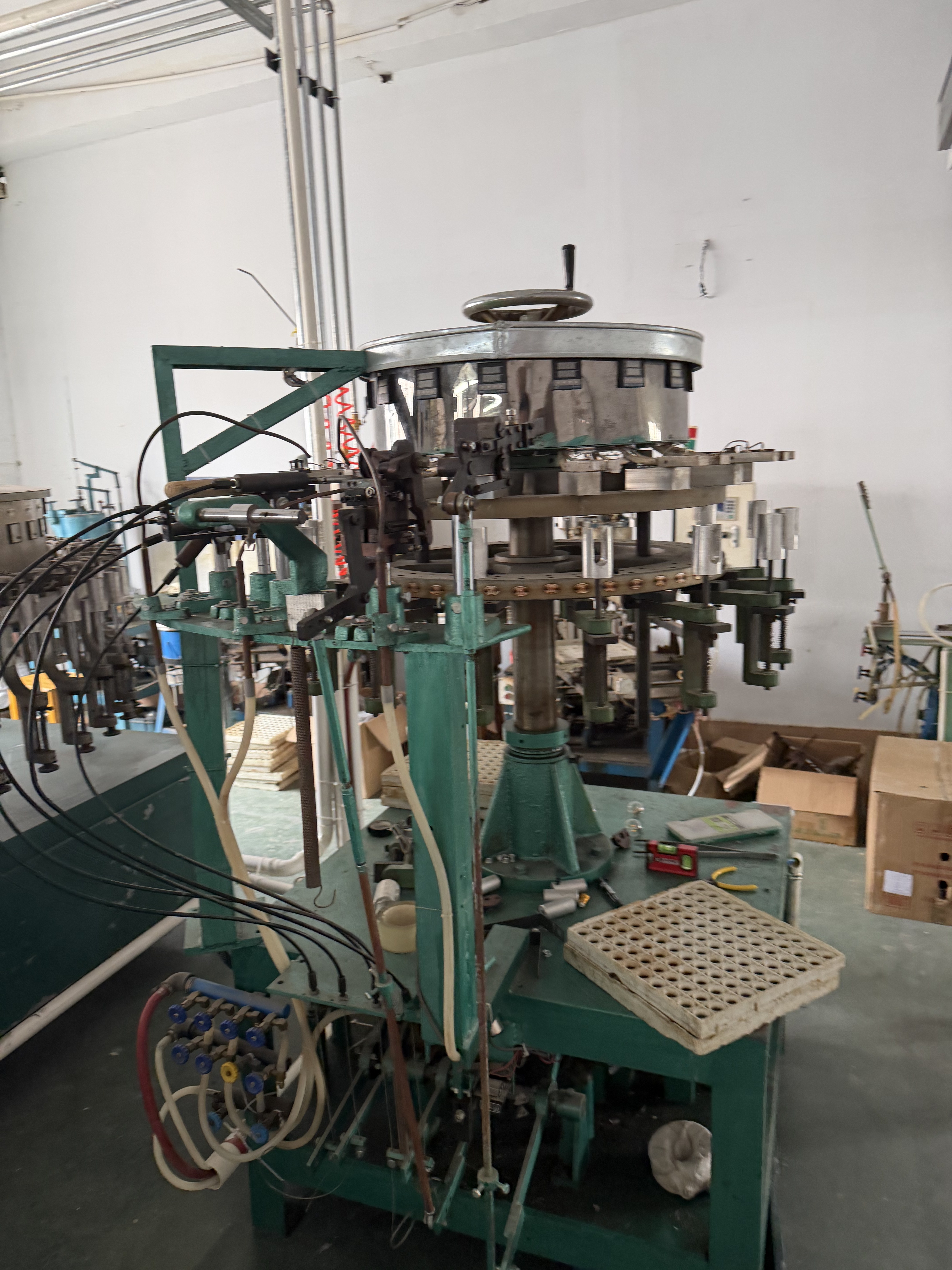 Factory photograph 11 of 18